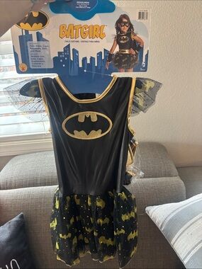 Batgirl Kids Costume - Black and Gold Size M 8-10